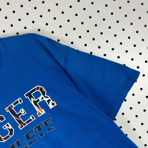 Memphis Tiger Athlete T Shirt Large Graphic Blue Promo Y2K UNITED WE STAND UofM - Picture 6 of 8